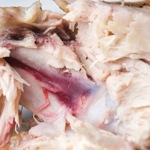 smoked chicken legs pink inside - Why does grilled chicken look pink