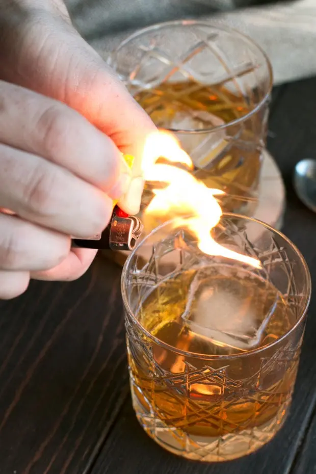 smoked orange old fashioned - Why is there an orange peel in an Old Fashioned