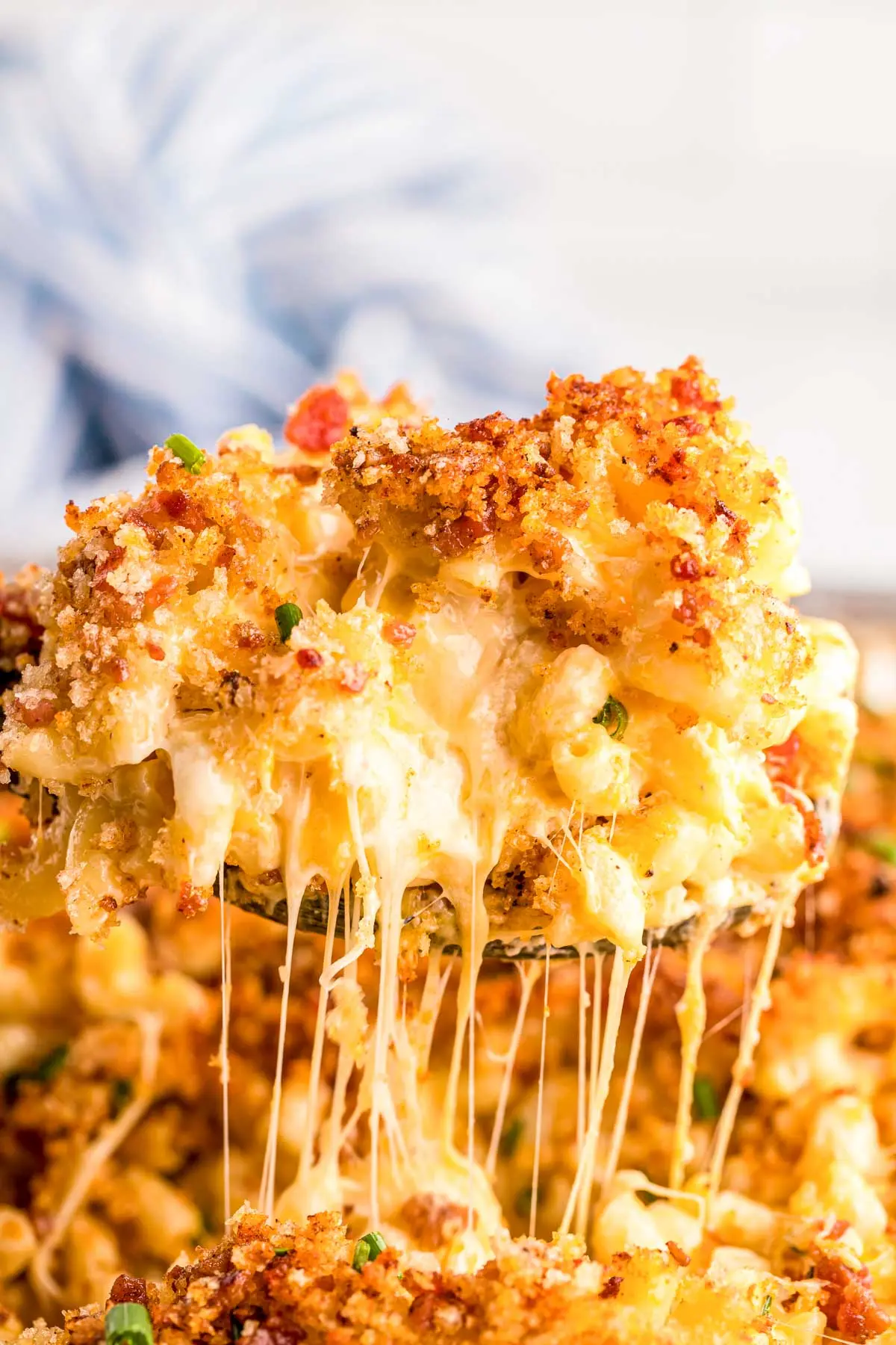 smoked mac and cheese with panko bread crumbs - Why would you add breadcrumbs to the top of the macaroni and cheese before baking